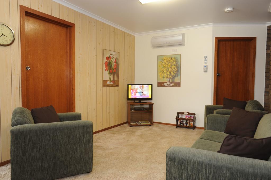 Sandpiper Holiday Apartments Лейкс Ентранс Екстериор снимка