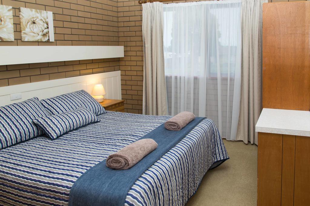 Sandpiper Holiday Apartments Лейкс Ентранс Екстериор снимка