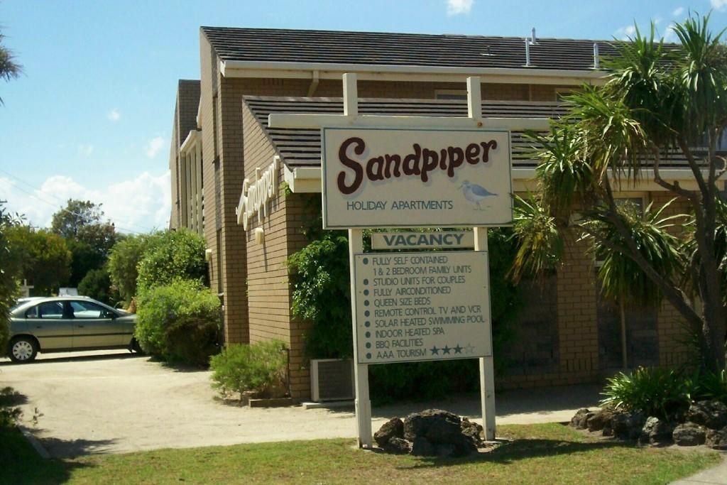 Sandpiper Holiday Apartments Лейкс Ентранс Екстериор снимка
