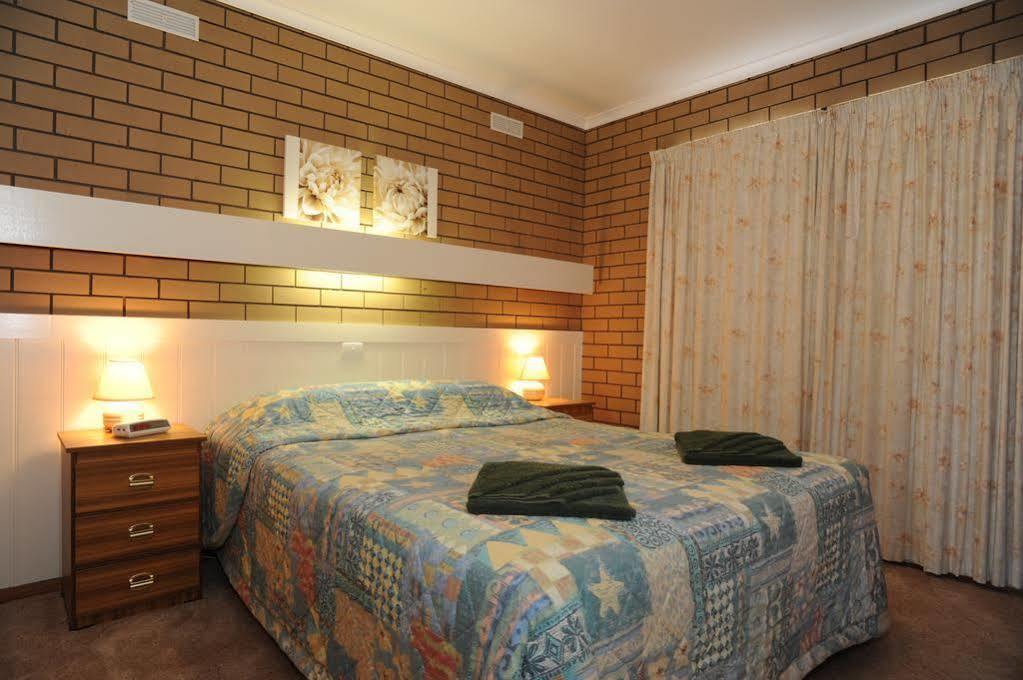 Sandpiper Holiday Apartments Лейкс Ентранс Екстериор снимка