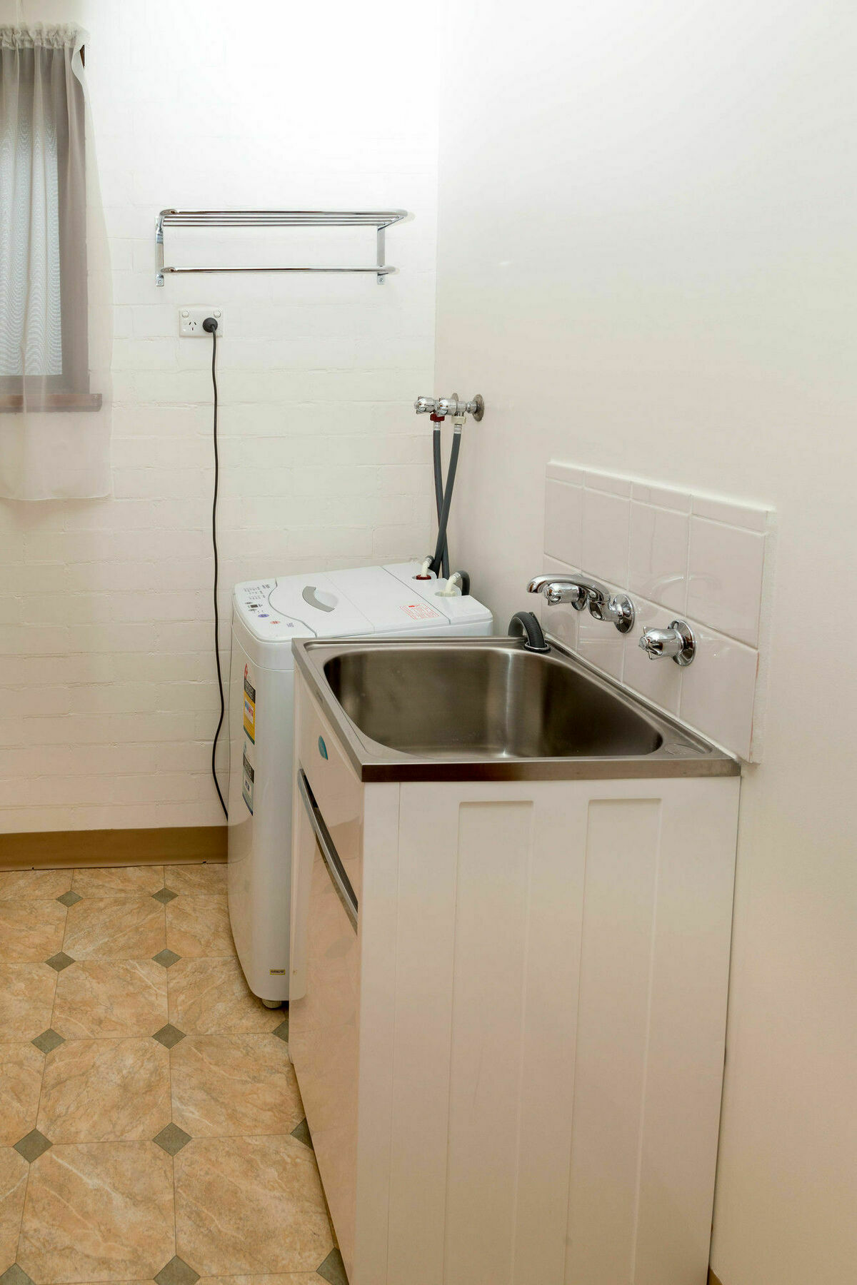 Sandpiper Holiday Apartments Лейкс Ентранс Екстериор снимка